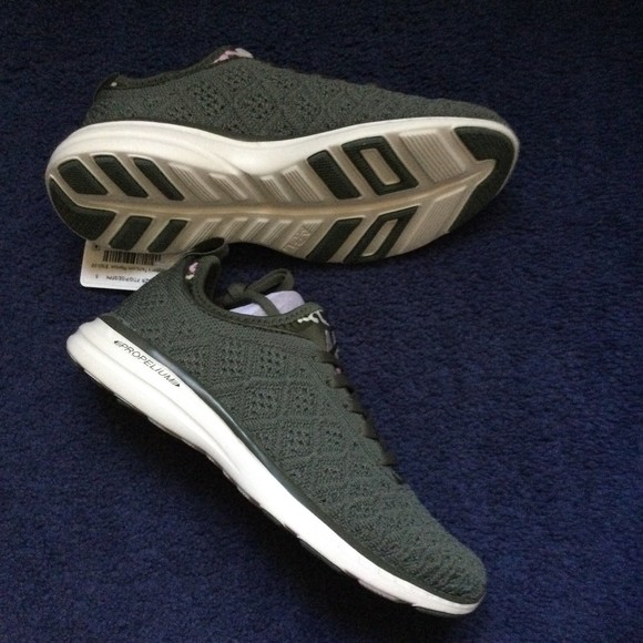 APL Shoes - 🚫SOLD🚫NWT APL Techloom phantom sneakers